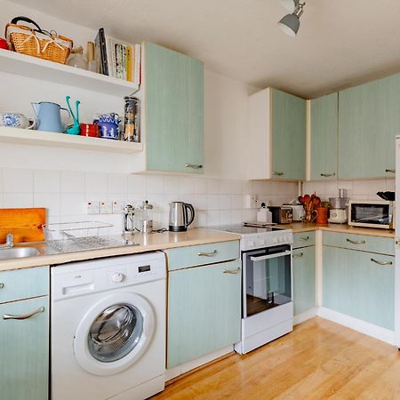 Characterful 1 Bedroom Flat Close To Dlr London Exterior foto